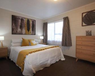 Central Rotorua Unit with spa pool - Rotorua - Bedroom