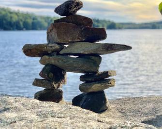 Private Muskoka cottage on 5 acres with 300 ft of waterfront - Windermere - Beach