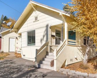 Mountain Bungalow near Mt Shasta and Waterfalls - Dunsmuir - Edificio