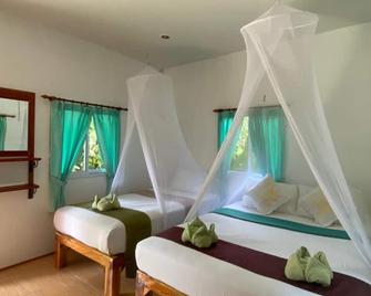 Khaosok Bamboo Huts Resort - Phanom - Habitación
