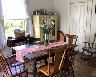The Hattie House Bay of Fundy/Cottage - Canning - Dining room