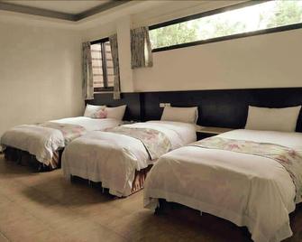 Flower and Star Garden - רן-איי - חדר שינה