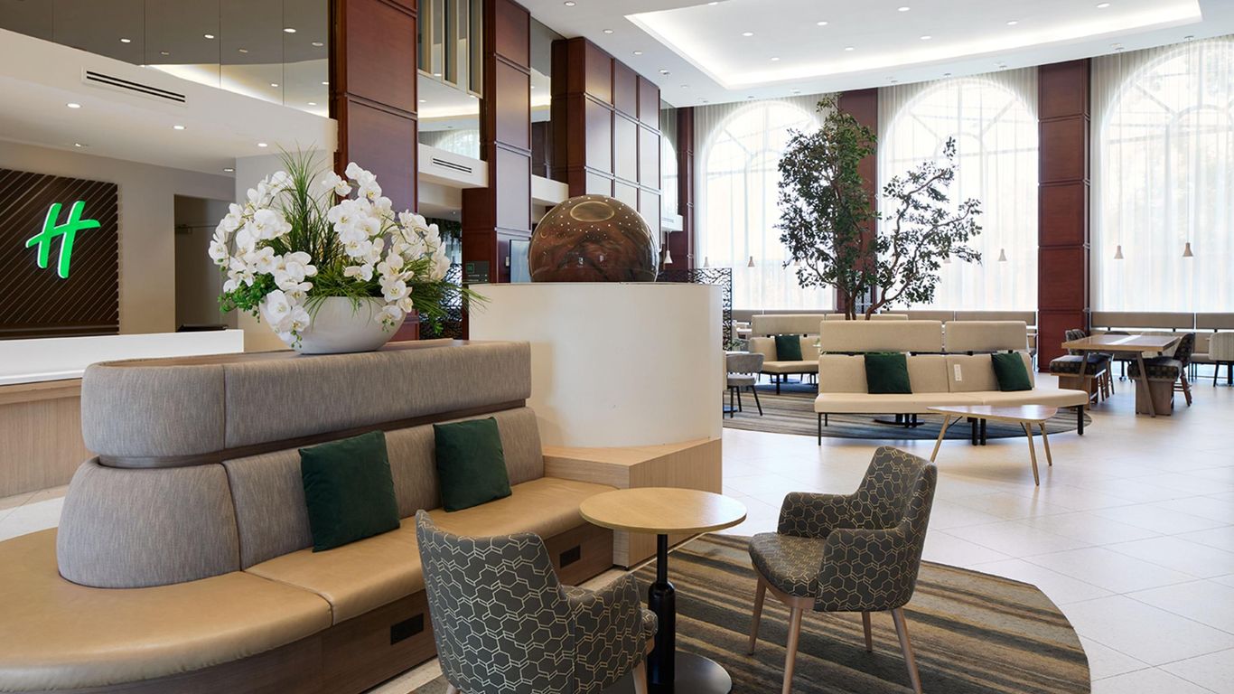 Holiday Inn & Suites Montreal Airport By IHG