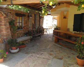 B&b Su Acu - Dorgali - Patio