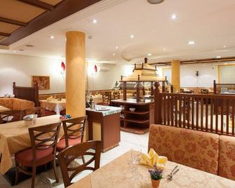 Hotel Comfort Erica Dolomiti Val D'adige - Trodena - Ресторан