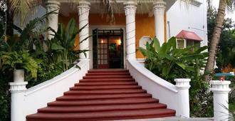 Mansion Giahn Bed & Breakfast - Cancún - Building