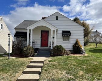 Cozy cottage in the heart of Portsmouth. The Panda Palace - Portsmouth - Gebäude