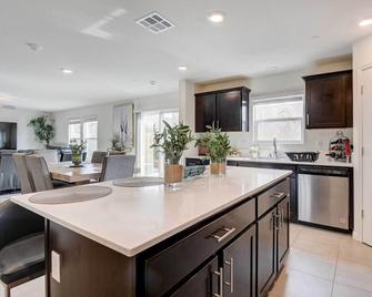Spacious Merced Vacation Rental! - Merced - Kitchen