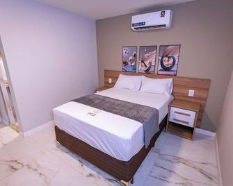M3 Studio Hotel e Negocios - Camacari - Schlafzimmer