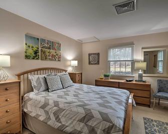 Charming Bucks County Retreat ~ 4 Mi to Downtown! - Newtown - Bedroom