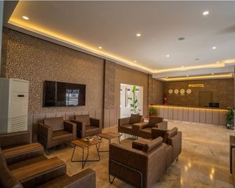 Malibu Garden Resort - קמר - לובי