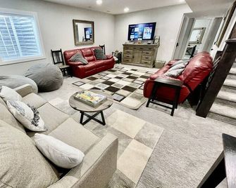 Hazen Home. Family Retreat. Fully equipped home. 2 min to shopping and parks. - Idaho Falls - Obývací pokoj