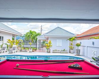 6 Bedroom Tropical Oasis with Pool & Jacuzzi V6 - Pattaya - Pool