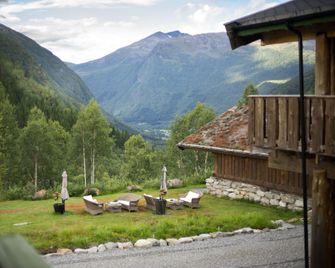 Blåtind Boutique Hotel - Stordal