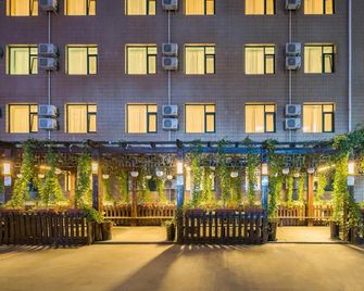 Goto Modern Hotel (Beijing Guozhan Guangximen Station) - Beijing - Building