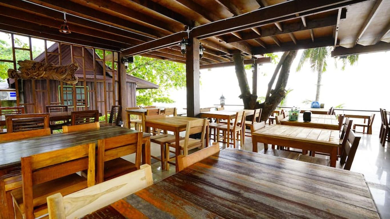 Apple Beachfront Resort