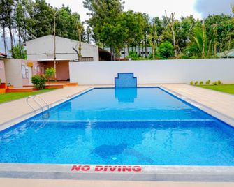 Sharmada Hidden Nest Resort - Mysore - Pool