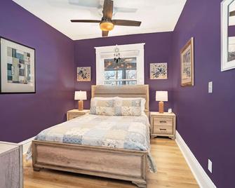 Cozy - Child & Pet Friendly Home - Near Everything - Muskegon - Bedroom