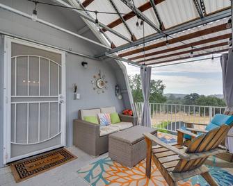 Mariposa Home Furnished Patio and Sierra Mtn Views - Mariposa - Balcony