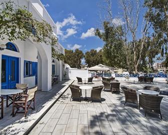 Eucalyptus Houses - Mesaria - Binnenhof