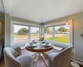 The 1661 Inn - Block Island - Dining room