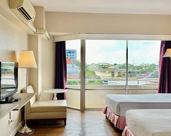 Ayothaya Riverside Hotel - Ayutthaya