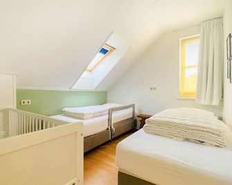 Gorgeous Home In Makkum With Kitchen - Makkum - Camera da letto