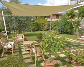 Larus Hotel - Sangineto - Patio