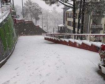 Kanishka Retreat Resort Chail - Chail - 大廳