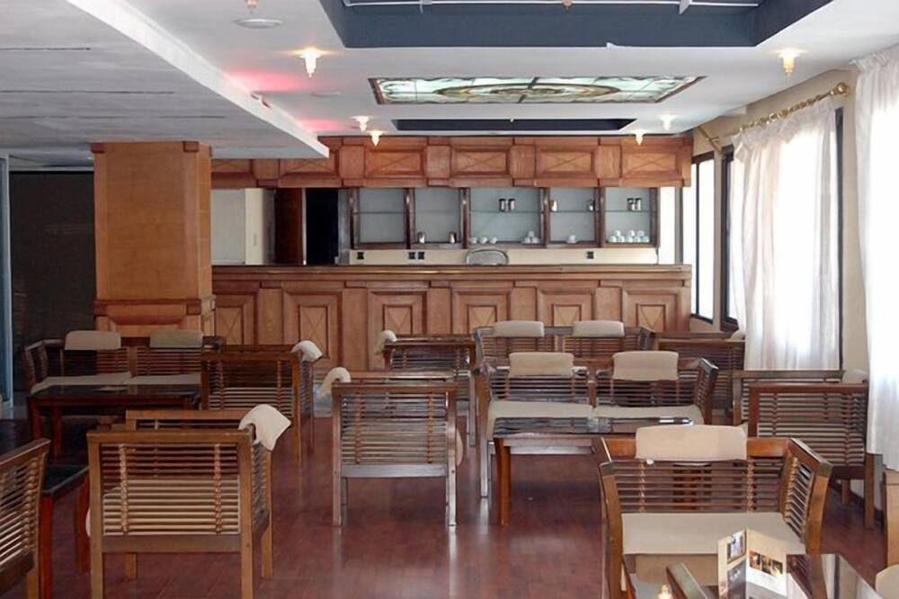 Hotel De La Corniche