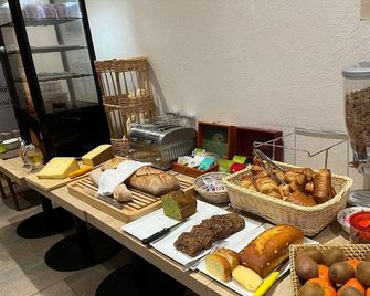 Relais Saint Vincent - Ligny-le-Châtel - Buffet