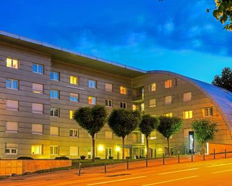 Comfort Aparthotel Besançon La City - Besançon - Building