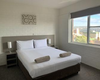 Adina Place Motel Apartments - Launceston - Bedroom