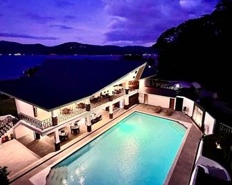 Amor Laut - Batangas - Pool