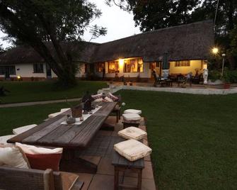 Thokozani Lodge - White River - Patio