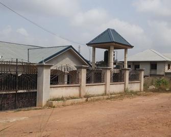 Quiet Home in the city. - Kumasi - Building