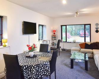1 bedroom accommodation in Worthington, near Standish - Wigan - Dining room