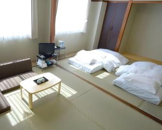 Business Inn Nankai - Wakayama - Schlafzimmer