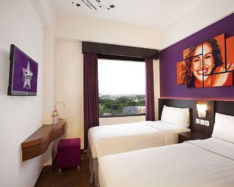 Fame Hotel Gading Serpong - South Tangerang City - Bedroom
