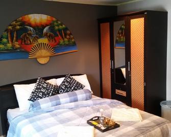 Nemos Guesthouse And Massage - Pattaya - Bedroom