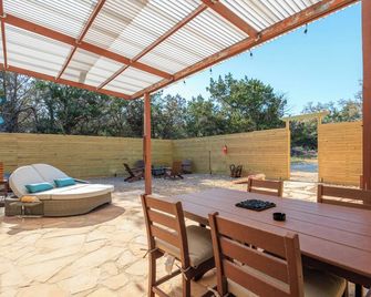 Romantic Luxury Retreat hot cold pool & sauna - Wimberley - Patio