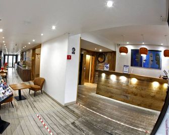 Hotel Midi-Zuid - בריסל - דלפק קבלה