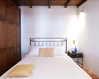 Pyrgos Houses by Voreina - Pyrgos Kallistis - Schlafzimmer