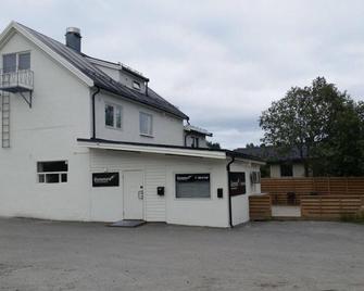 Gullhaugen - הארסטאד - בניין