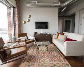 Stylish, Spacious Downtown Lofts - Walk to Dining, Nightlife, and Concerts - Tulsa - Living room