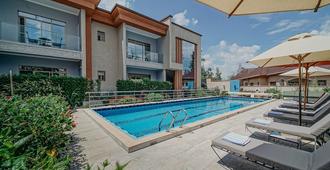 Heaven Restaurant & Boutique Hotel - Kigali - Pool