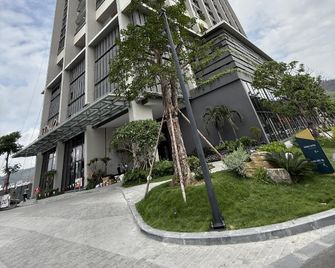 Home Stay ICON40 Hạ Long Khách sạn cao cấp - Ha Long - Budynek