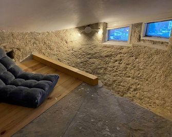 Studio in historic building, in the heart of old Voreppe. - Voreppe