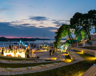 D-Resort Sibenik - Sibenik - Patio