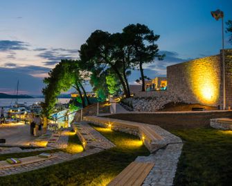 D-Resort Sibenik - Sibenik - Patio